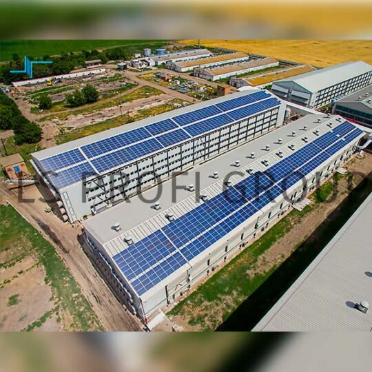 Дахова сонячна станція на будівлі птахофабрики